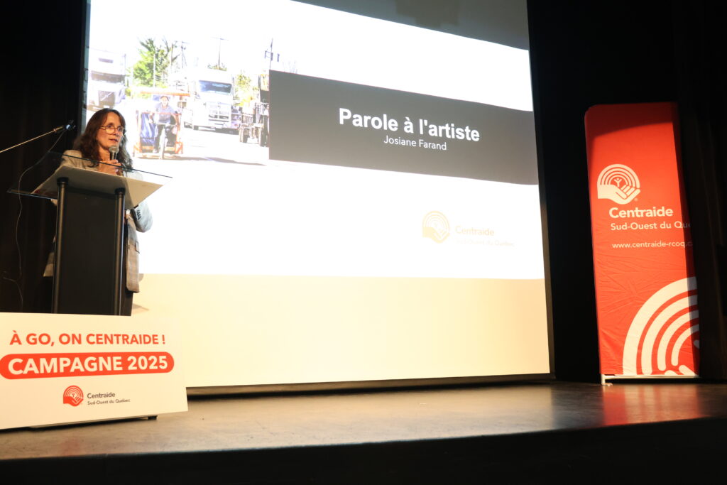 Josiane Farand, l'artiste derrière les photos exposées.